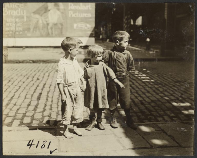 Three Children near El